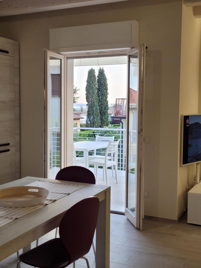 Garda View - Nuovo Appartamento Con Solarium Vista Lago Экстерьер фото