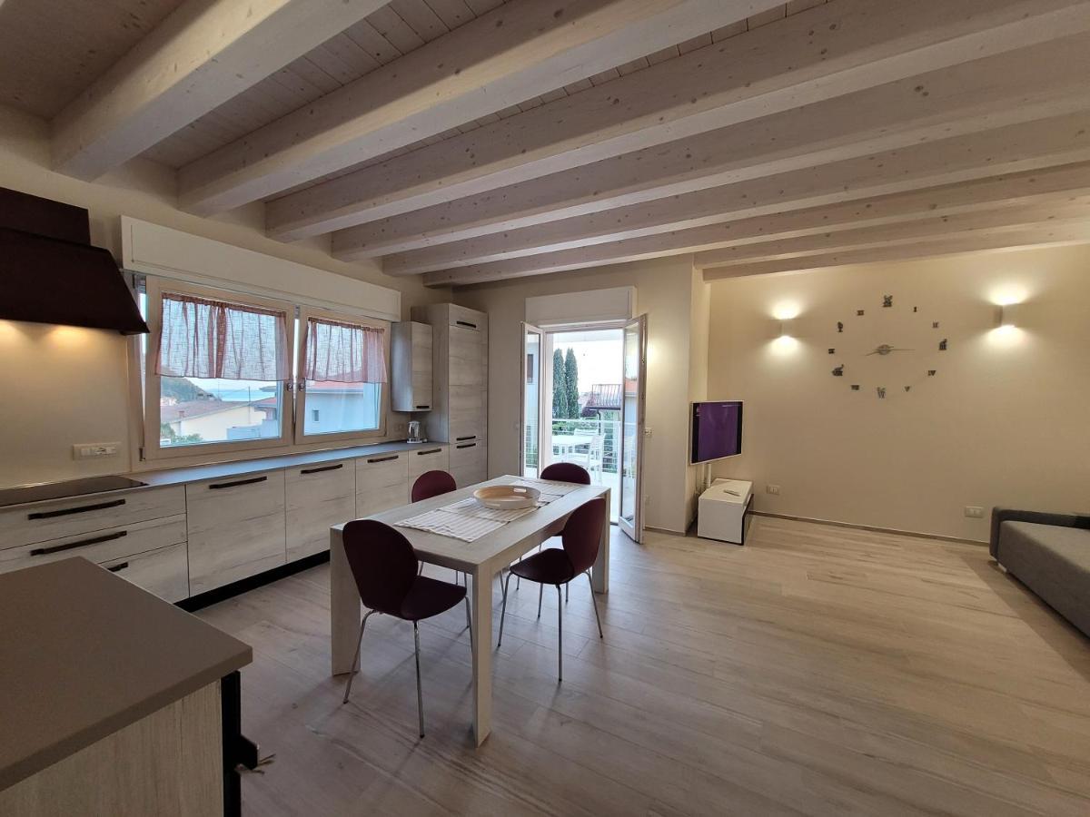 Garda View - Nuovo Appartamento Con Solarium Vista Lago Экстерьер фото