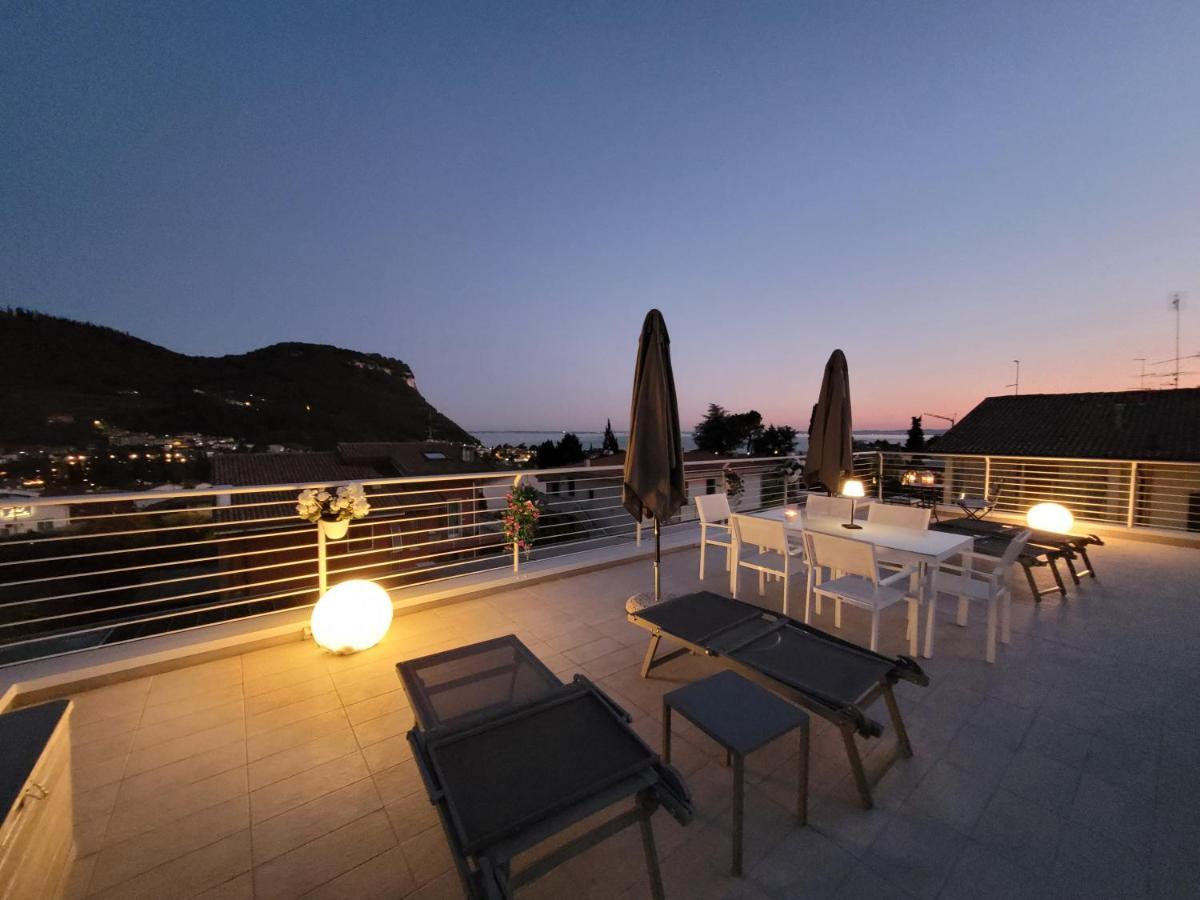 Garda View - Nuovo Appartamento Con Solarium Vista Lago Экстерьер фото